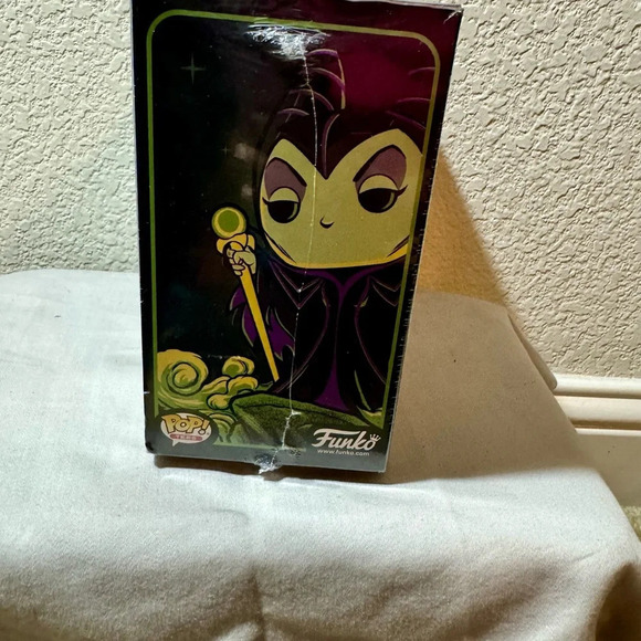 Funko Pop! Maleficent Diamond Editon Disney Villians Pop Tee Size Small New - Picture 5 of 8